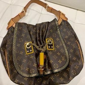 Louis Vuitton bag Authentic